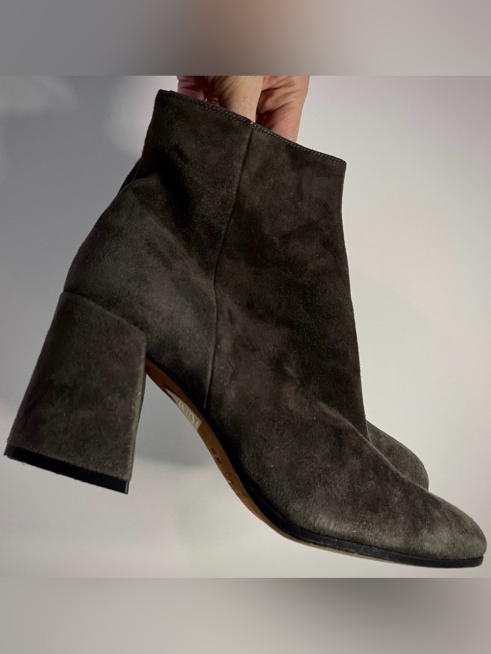 Vince Taupe Grey Suede Leather Booties Ankle Boots 6.5